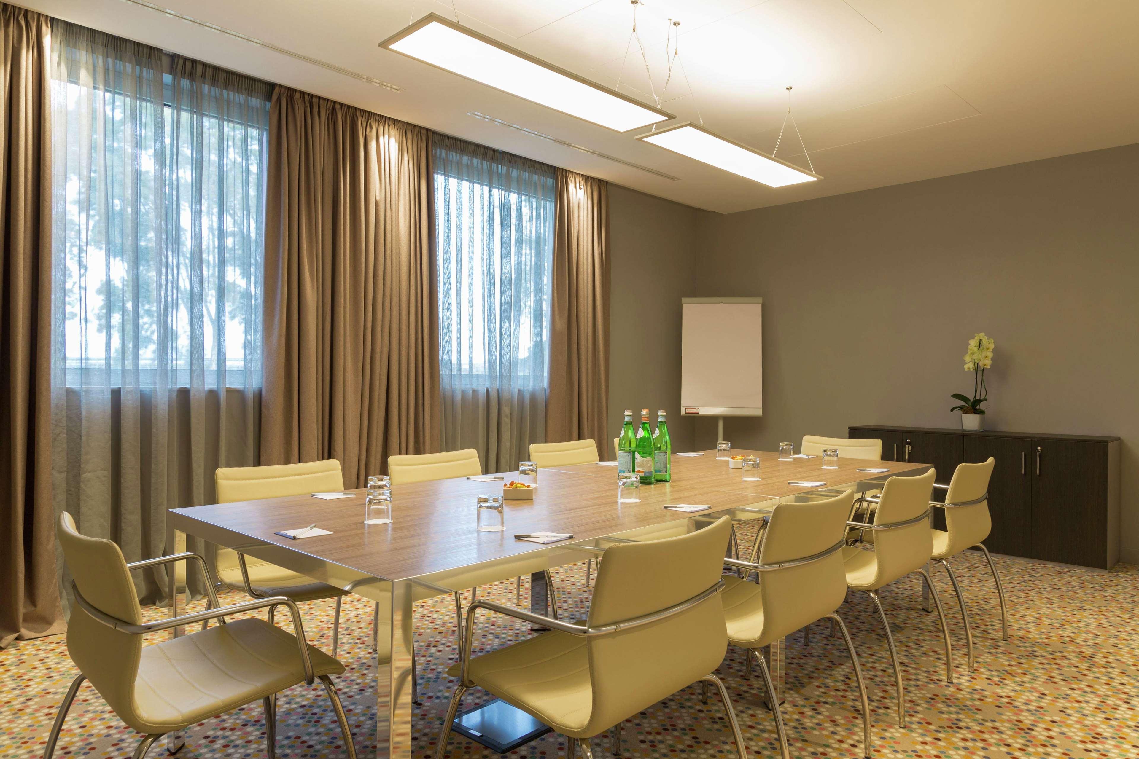 Hampton By Hilton East Roma